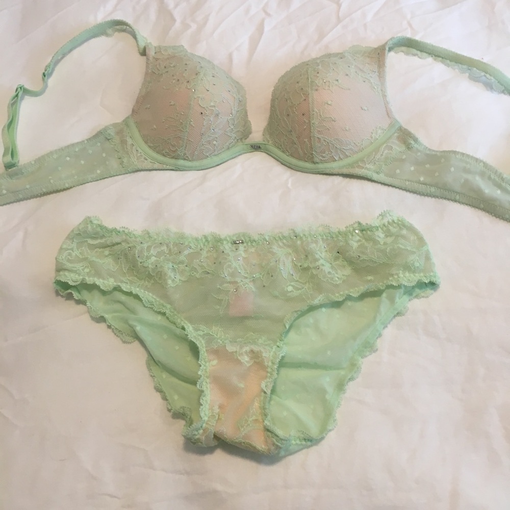 NWOT VS lace mint green and pink bra and panties